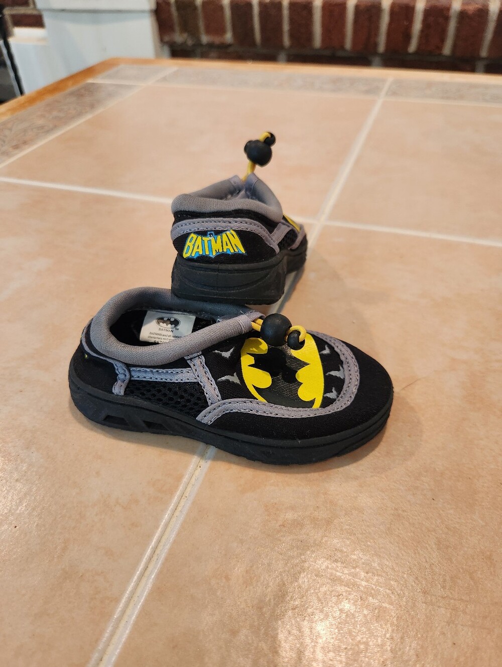 Boys 5/6 Batman Swim Shoes